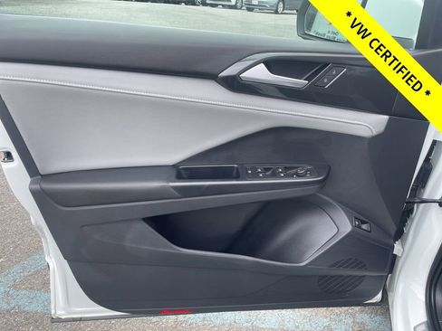 Certified 2023 Volkswagen Taos SEL AWD/4WD image 15