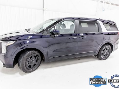 Used 2025 Kia Carnival LXS image 3