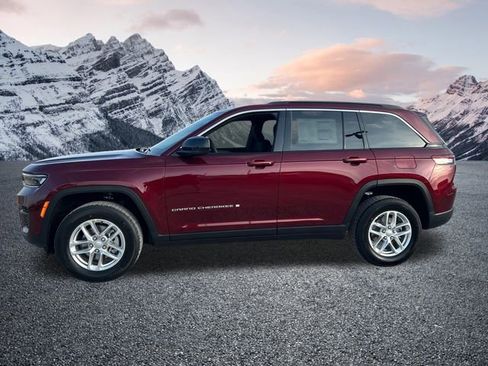 New 2026 Jeep Grand Cherokee Laredo AWD/4WD image 2