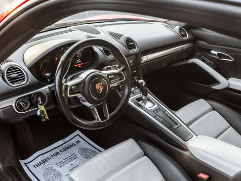 Used 2018 Porsche 718 Cayman Base image 7