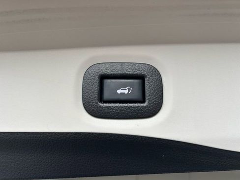 Used 2020 Nissan Rogue SV image 41