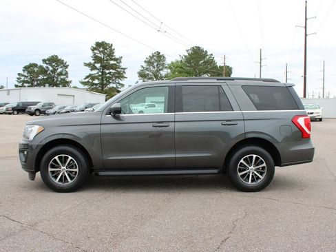 Used 2020 Ford Expedition XLT RWD image 3