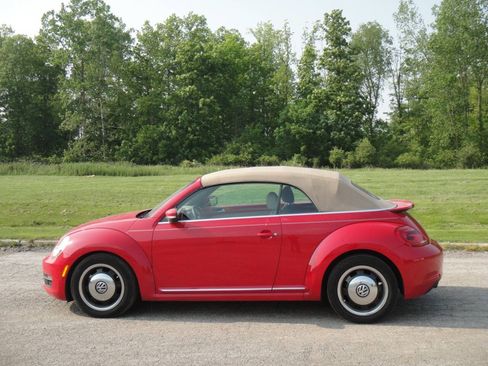 Used 2013 Volkswagen Beetle 2.5 FWD image 12