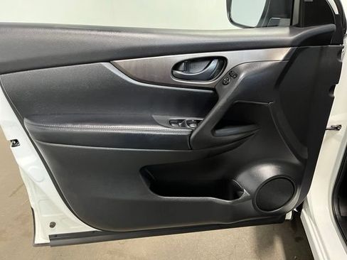 Used 2018 Nissan Rogue Sport S AWD/4WD image 20