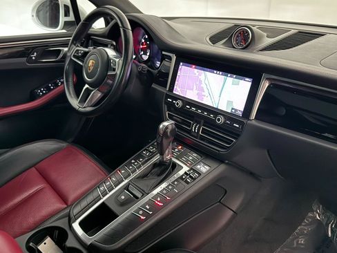 Used 2021 Porsche Macan w/ Premium Package AWD/4WD image 26