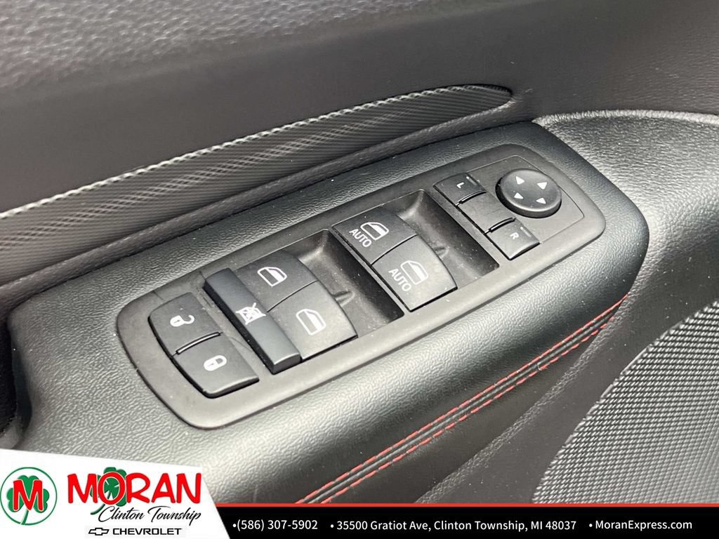 Used 2025 Dodge Durango GT AWD/4WD image 17