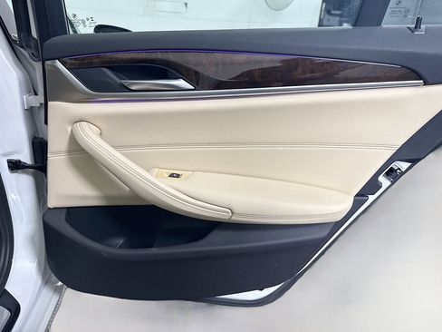 Used 2018 BMW 530i image 28