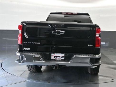 Used 2022 Chevrolet Silverado 1500 LTZ w/ Technology Package image 5