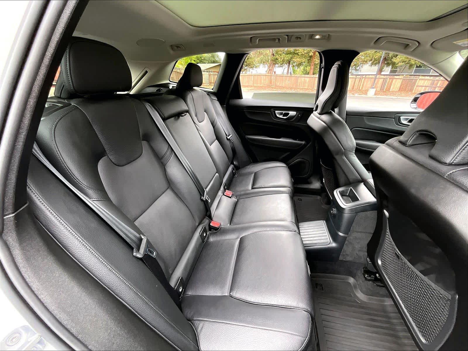 Used 2024 Volvo XC60 T8 Plus w/ Protection Package Premier AWD/4WD image 32