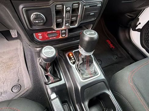 Used 2021 Jeep Wrangler Unlimited Rubicon w/ Xtreme Recon 35" Tire Package image 27