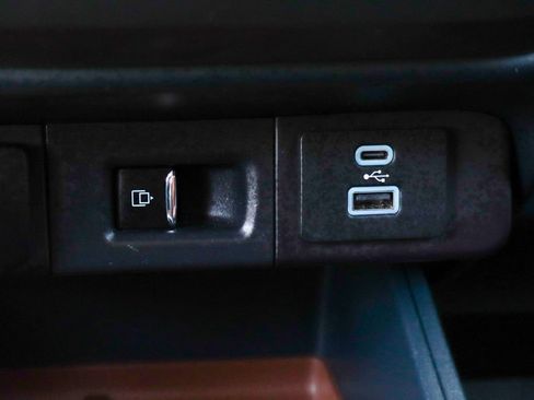 Used 2024 Ford Maverick Lariat AWD/4WD image 41