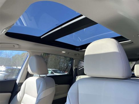 Used 2024 Nissan Murano SL image 18