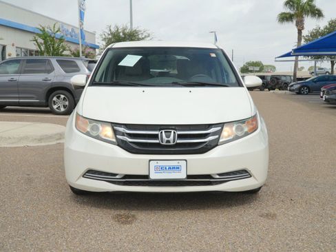 Used 2016 Honda Odyssey SE image 2