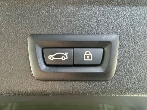 Used 2022 BMW X6 M50i w/ Executive Package image 31