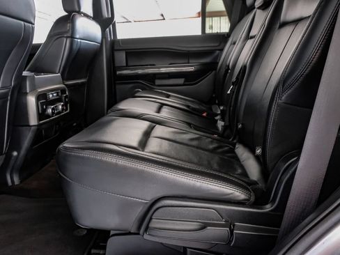 Used 2020 Ford Expedition XLT w/ Equipment Group 202A AWD/4WD image 38