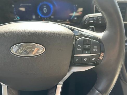 Used 2021 Ford Explorer Platinum w/ Equipment Group 601A AWD/4WD image 23