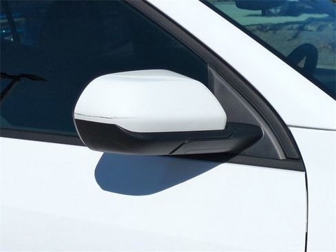 Certified 2025 Chevrolet Equinox LT image 12