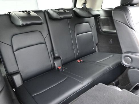Used 2023 Nissan Pathfinder Platinum AWD/4WD image 10