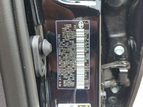 Used 2026 Toyota Corolla LE FWD image 31