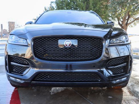 Used 2019 Jaguar F-PACE R-Sport image 2