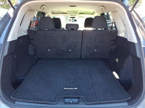 Used 2024 Nissan Rogue S FWD image 29