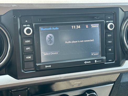 Used 2018 Toyota Tacoma SR5 AWD/4WD image 23
