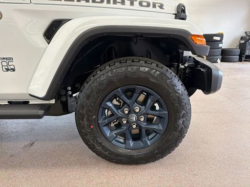 New 2026 Jeep Gladiator Sport AWD/4WD image 29