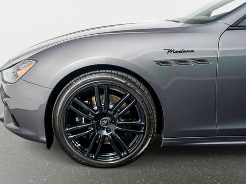 Used 2023 Maserati Ghibli Modena Q4 AWD/4WD image 16