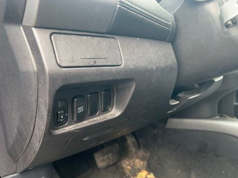 Used 2010 Mitsubishi Outlander XLS image 13