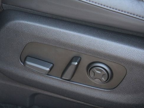 Used 2024 Kia Carnival SX FWD image 31