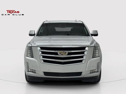 Used 2018 Cadillac Escalade Premium Luxury RWD image 4