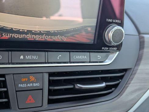 Used 2025 Nissan Altima 2.5 SV FWD image 16