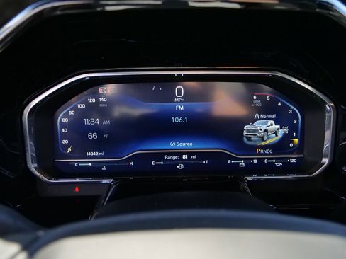 Used 2025 Chevrolet Silverado 2500 LT w/ Convenience Package image 7