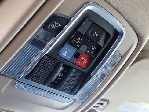 Used 2019 RAM 1500 Laramie image 39