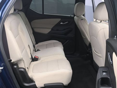 Used 2023 Chevrolet Traverse LS AWD/4WD image 12