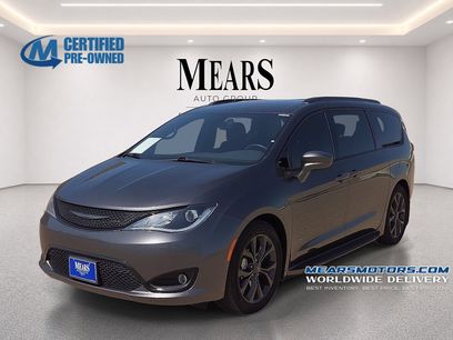 Used 2020 Chrysler Pacifica Touring w/ S Appearance Package