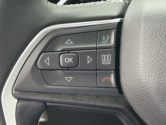 Used 2025 Jeep Grand Cherokee L Altitude RWD image 20