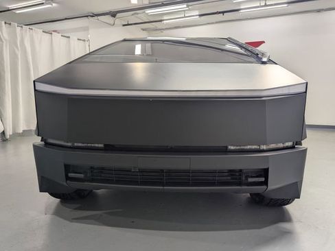 Used 2024 Tesla Cybertruck AWD Crew Cab image 23