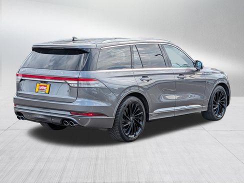 Used 2021 Lincoln Aviator Reserve w/ Equipment Group 208A AWD/4WD image 3