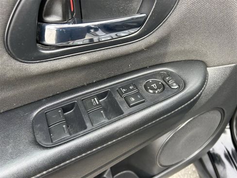 Used 2020 Honda HR-V LX image 26