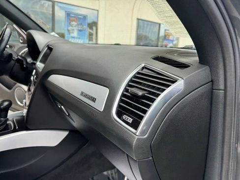 Used 2023 Nissan Rogue SV FWD image 21