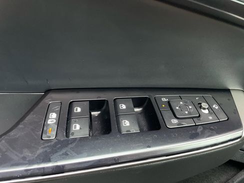 Used 2025 Kia EV6 Light image 8