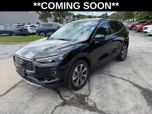 Used 2025 Ford Escape Platinum AWD/4WD image 1