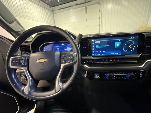 Used 2022 Chevrolet Silverado 1500 LT image 37