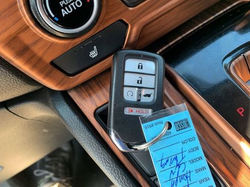 Used 2020 Honda CR-V Touring image 31