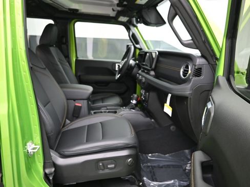 New 2026 Jeep Wrangler Unlimited Sahara image 32