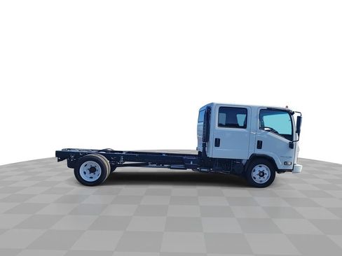 New 2025 Chevrolet Low Cab Forward RWD image 9