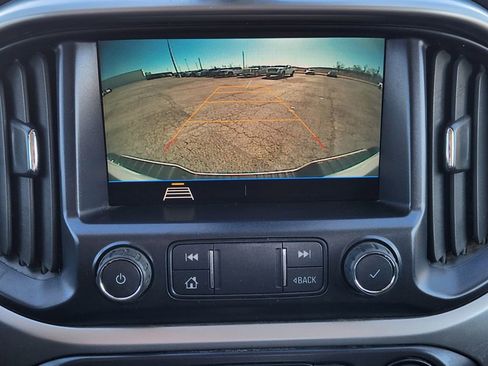 Used 2022 Chevrolet Colorado LT w/ Fleet Safety Package image 18