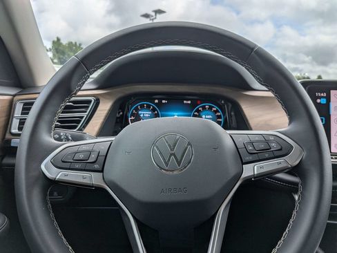 Used 2024 Volkswagen Atlas SE FWD image 27
