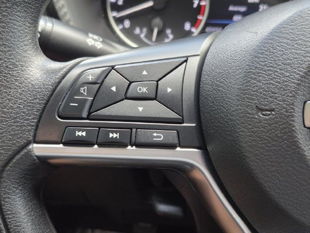 Used 2024 Nissan Sentra SV FWD image 12